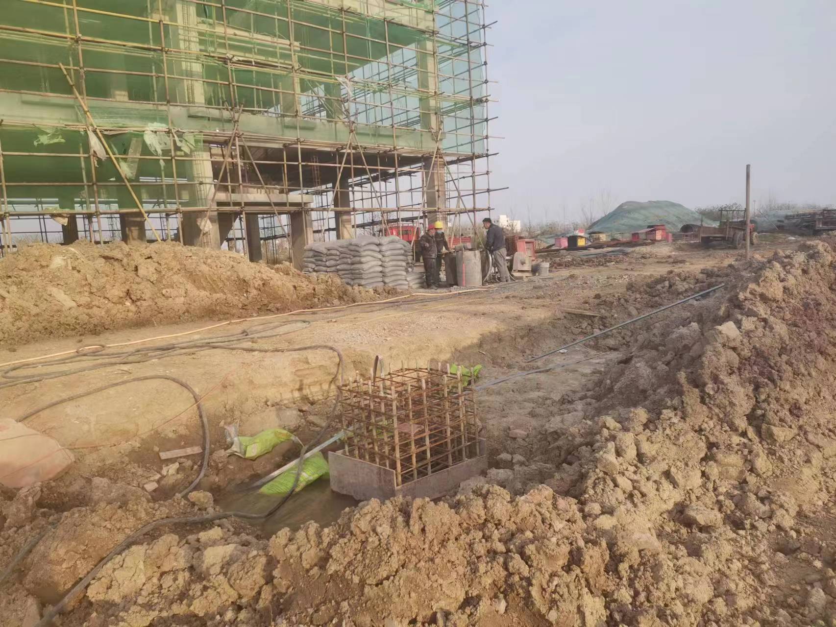 仁兴镇当桥梁出现裂缝的时候应该及时加固修补